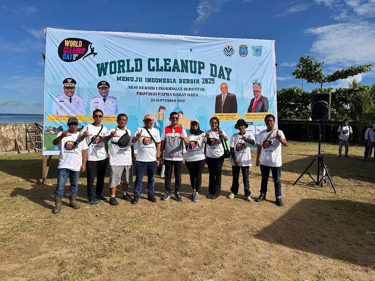 PEP Papua Field Dukung  Kegiatan World Clean Up Day Papua Barat Daya 2025